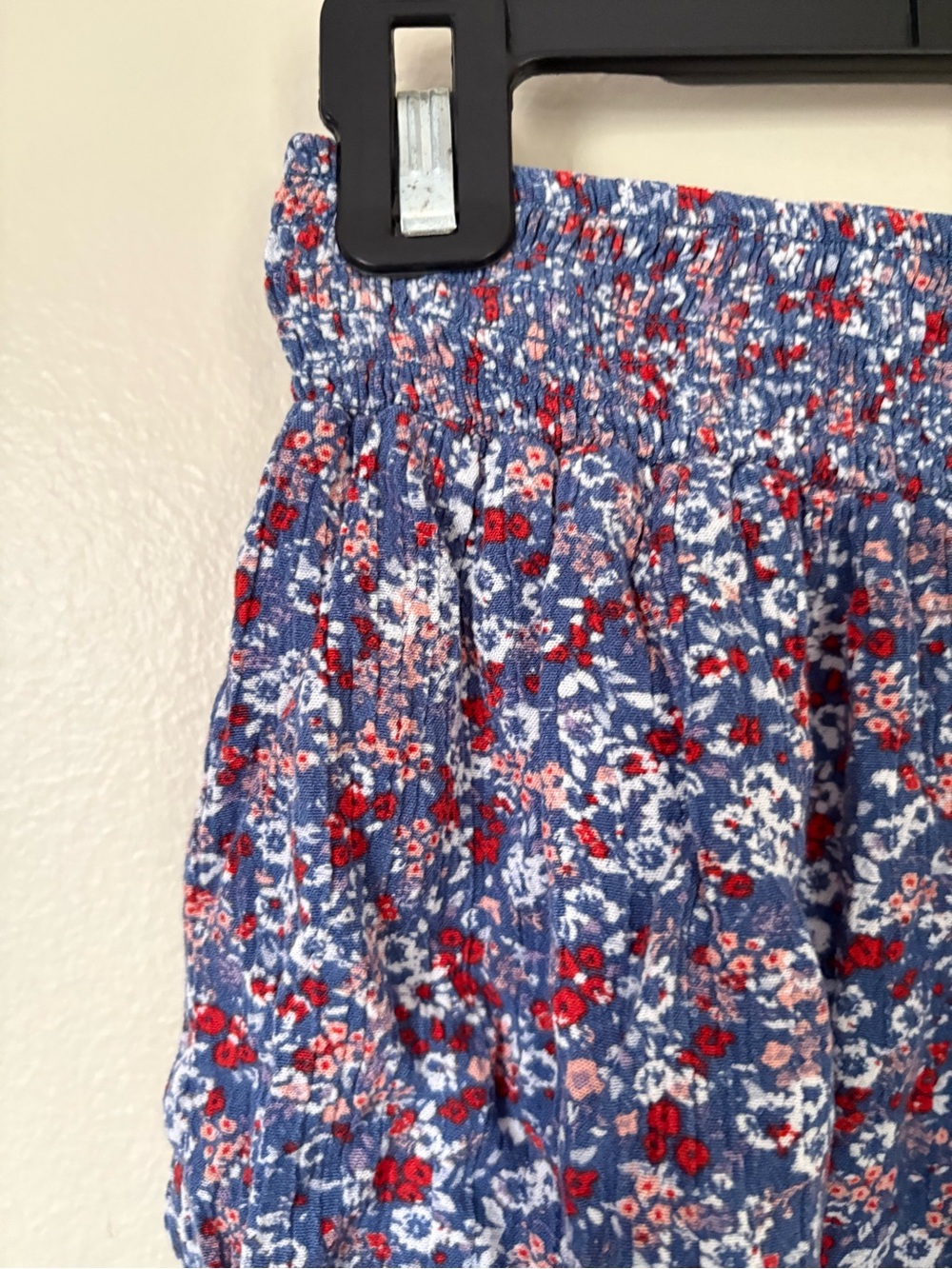 Xhilaration Blue Floral Smocked Waist Lace Shorts Size Small - Picture 3 of 9